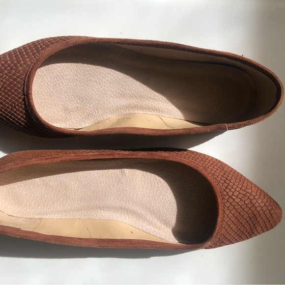 Vince Rust Camuto Snake-Embossed Pointed Toe Flats - Picture 7 of 16